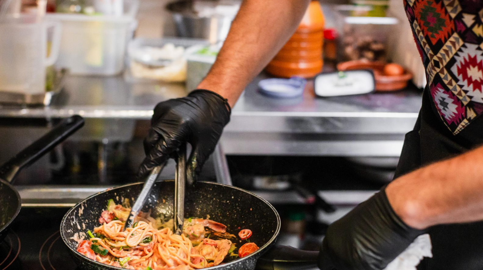 How to Use AI to Reduce Food Waste